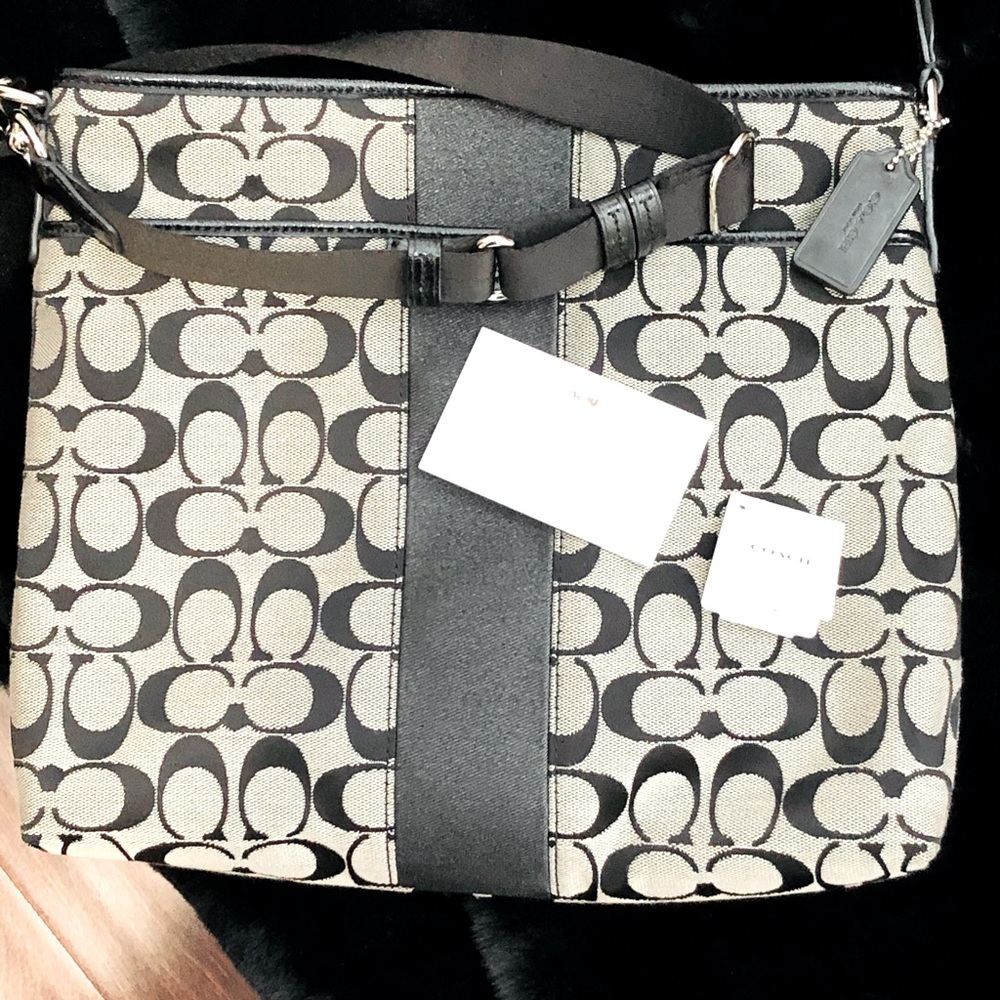 Coach Crossbody Black/White